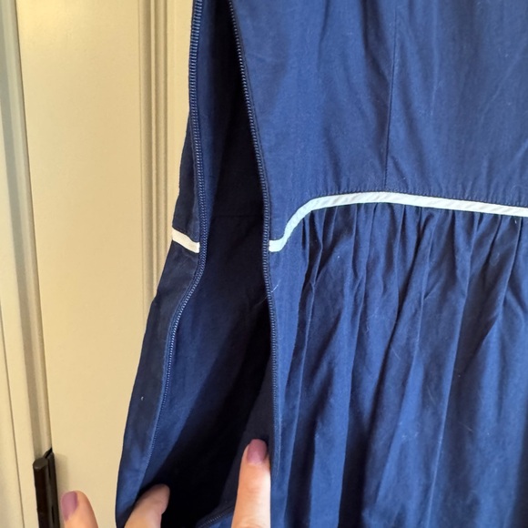 Vineyard Vines Navy Dress with White Detailing - Picture 4 of 5